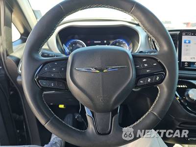 2023 Chrysler Pacifica Touring 121.6" WB - zdjęcie 10 z 31 - miniatura