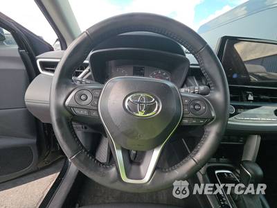2025 Toyota Corolla Cross LE - zdjęcie 10 z 18 - miniatura