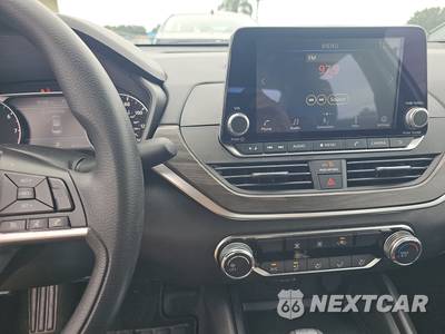 2025 Nissan Altima SV - zdjęcie 11 z 17 - miniatura