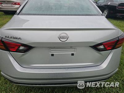 2025 Nissan Altima SV - zdjęcie 5 z 17 - miniatura