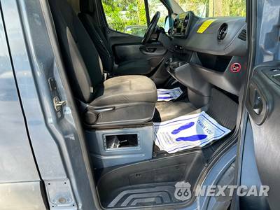 2019 Mercedes-Benz Sprinter 2500 Cargo Van Standard Roof 144.0" WB - zdjęcie 15 z 29 - miniatura