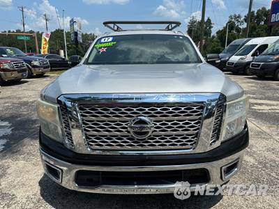 2017 Nissan TITAN SV Crew Cab Short Bed - zdjęcie 8 z 25 - miniatura