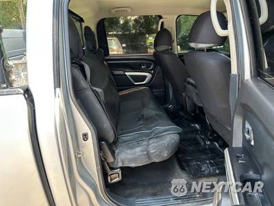 2017 Nissan TITAN SV Crew Cab Short Bed - zdjęcie 15 z 25 - miniatura