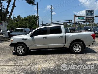 2017 Nissan TITAN SV Crew Cab Short Bed - zdjęcie 2 z 25 - miniatura