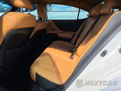 2025 Lexus ES 350 - zdjęcie 13 z 18 - miniatura