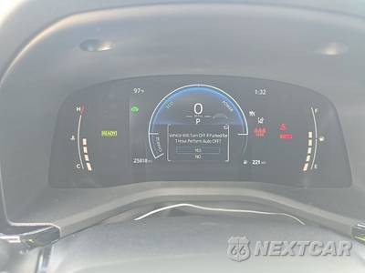 2025 Toyota Camry SE - zdjęcie 12 z 18 - miniatura