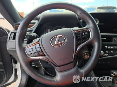 2025 Lexus ES 350 - zdjęcie 10 z 18 - miniatura