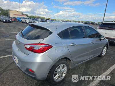 2018 Chevrolet Cruze LT Hatchback 1SD - zdjęcie 4 z 40 - miniatura