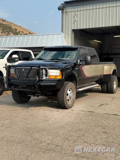 2001 Ford Super Duty F-350 Lariat Crew Cab Long Bed DRW