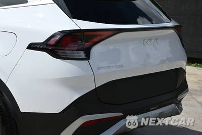 2025 Kia Sportage EX - zdjęcie 8 z 19 - miniatura