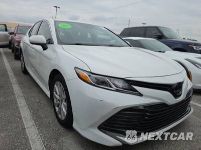 2020 Toyota Camry LE - zdjęcie 3 z 17 - miniatura