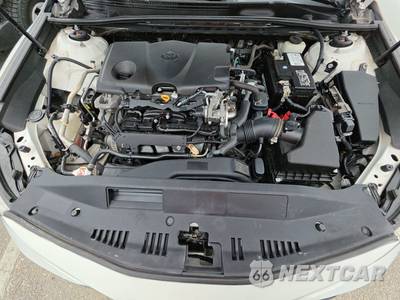 2020 Toyota Camry LE - zdjęcie 15 z 17 - miniatura