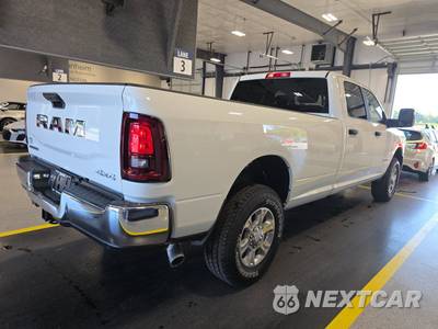 2025 Ram 3500 Big Horn Crew Cab Long Bed - zdjęcie 4 z 17 - miniatura