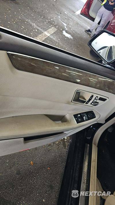 2014 Mercedes-Benz E 350 Sedan - zdjęcie 19 z 33 - miniatura