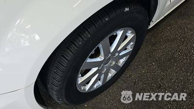 2013 Chrysler Town & Country Touring 121.2" WB - zdjęcie 34 z 36 - miniatura