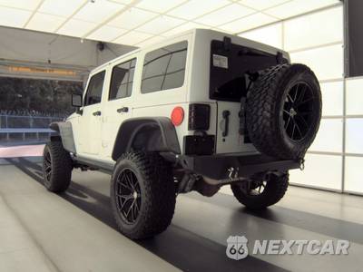 2012 Jeep Wrangler Unlimited Sahara - zdjęcie 6 z 35 - miniatura
