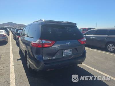 2016 Toyota Sienna XLE 8-Passenger 119.3" WB - zdjęcie 6 z 37 - miniatura