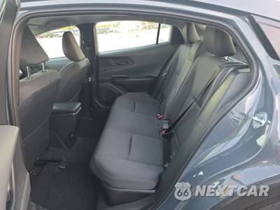 2026 Toyota Prius LE - zdjęcie 13 z 27 - miniatura