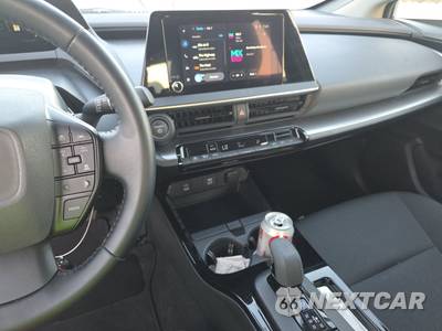 2026 Toyota Prius LE - zdjęcie 11 z 27 - miniatura