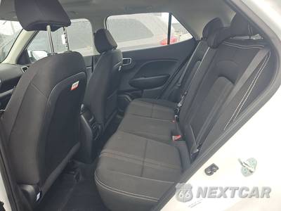 2026 Hyundai Venue SEL - zdjęcie 13 z 26 - miniatura