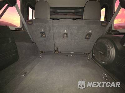 2023 Jeep Wrangler 4 Door Sahara - zdjęcie 16 z 27 - miniatura