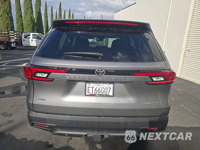 2026 Toyota Grand Highlander Platinum - zdjęcie 5 z 17 - miniatura