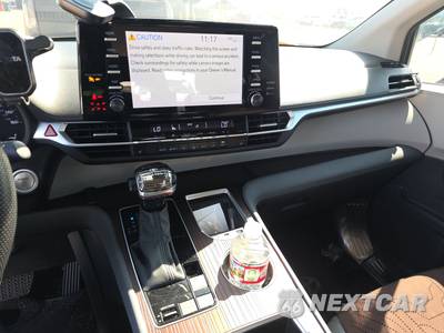 2024 Toyota Sienna XLE 8-Passenger 120.5" WB - zdjęcie 11 z 28 - miniatura