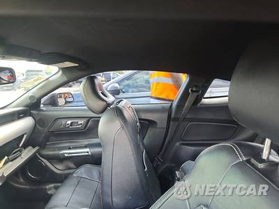 2016 Ford Mustang EcoBoost Premium Coupe - zdjęcie 17 z 33 - miniatura