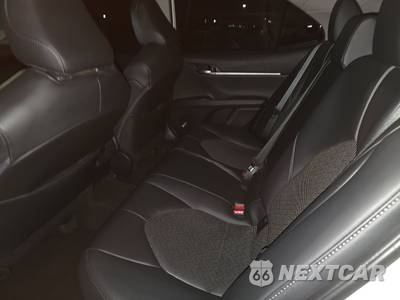 2022 Toyota Camry Hybrid XLE - zdjęcie 13 z 42 - miniatura