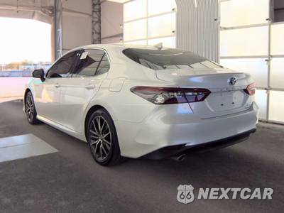 2022 Toyota Camry Hybrid XLE - zdjęcie 6 z 42 - miniatura