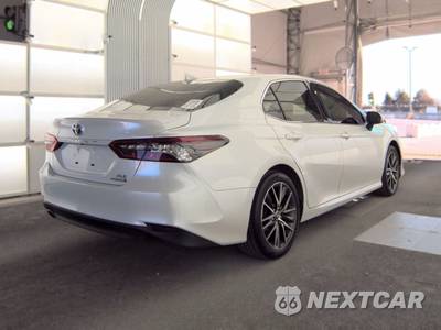2022 Toyota Camry Hybrid XLE - zdjęcie 4 z 42 - miniatura