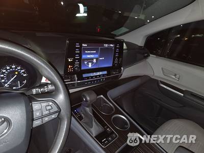 2024 Toyota Sienna LE 8-Passenger 120.5" WB - zdjęcie 11 z 33 - miniatura