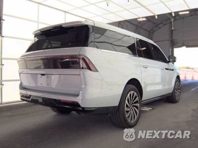 2025 Lincoln Navigator L Black Label - zdjęcie 4 z 27 - miniatura