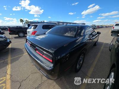 2016 Dodge Challenger SXT - zdjęcie 4 z 16 - miniatura