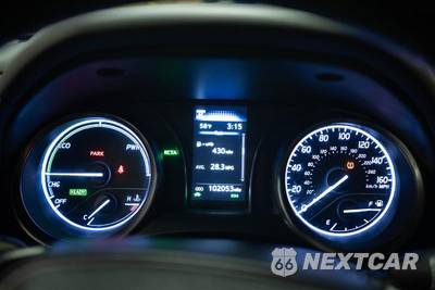 2021 Toyota Camry Hybrid SE - zdjęcie 19 z 33 - miniatura