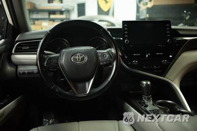 2021 Toyota Camry Hybrid SE - zdjęcie 18 z 33 - miniatura