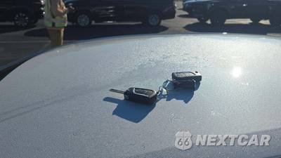 2027 Toyota Corolla LE Sedan - zdjęcie 24 z 25 - miniatura