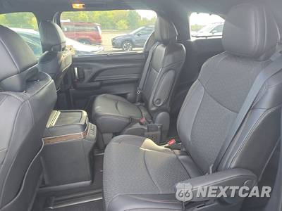2026 Toyota Sienna Limited 7-Passenger 120.5" WB - zdjęcie 19 z 27 - miniatura