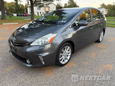 2014 Toyota Prius v Five - zdjęcie 2 z 42 - miniatura