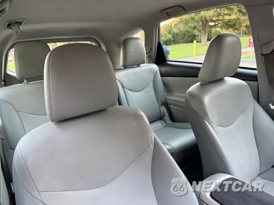 2014 Toyota Prius v Five - zdjęcie 16 z 42 - miniatura