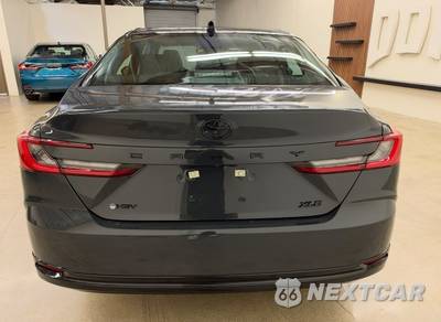 2026 Toyota Camry XLE - zdjęcie 4 z 20 - miniatura