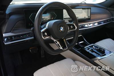 2025 BMW 7 Series Sedan 760i xDrive - zdjęcie 7 z 31 - miniatura