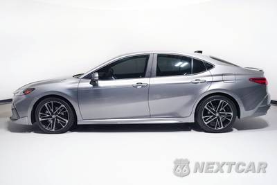 2025 Toyota Camry XSE - zdjęcie 4 z 30 - miniatura