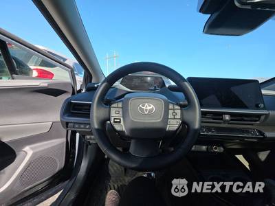 2026 Toyota Prius XLE - zdjęcie 10 z 37 - miniatura