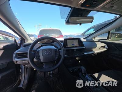 2026 Toyota Prius LE - zdjęcie 11 z 26 - miniatura