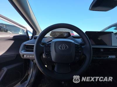 2026 Toyota Prius LE - zdjęcie 10 z 26 - miniatura