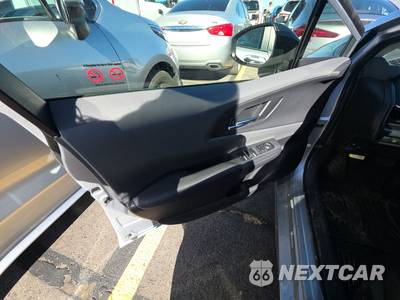 2026 Toyota Prius XLE - zdjęcie 9 z 32 - miniatura