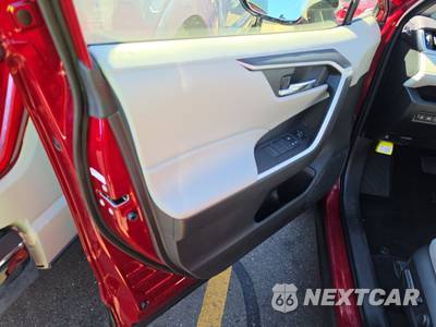 2025 Toyota RAV4 Hybrid XLE - zdjęcie 9 z 29 - miniatura