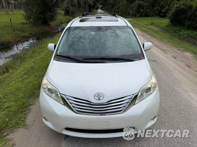 2012 Toyota Sienna Limited 7-Passenger 119.3" WB - zdjęcie 2 z 58 - miniatura