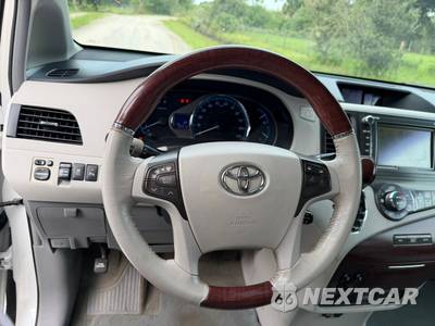 2012 Toyota Sienna Limited 7-Passenger 119.3" WB - zdjęcie 36 z 58 - miniatura